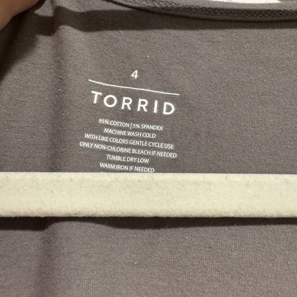 Torrid Gray Foxy V Neck Zip Front Tee NEW Plus Size 4X - Picture 5 of 6